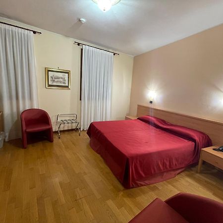 Hotel Ab Baretta Legnaro Extérieur photo